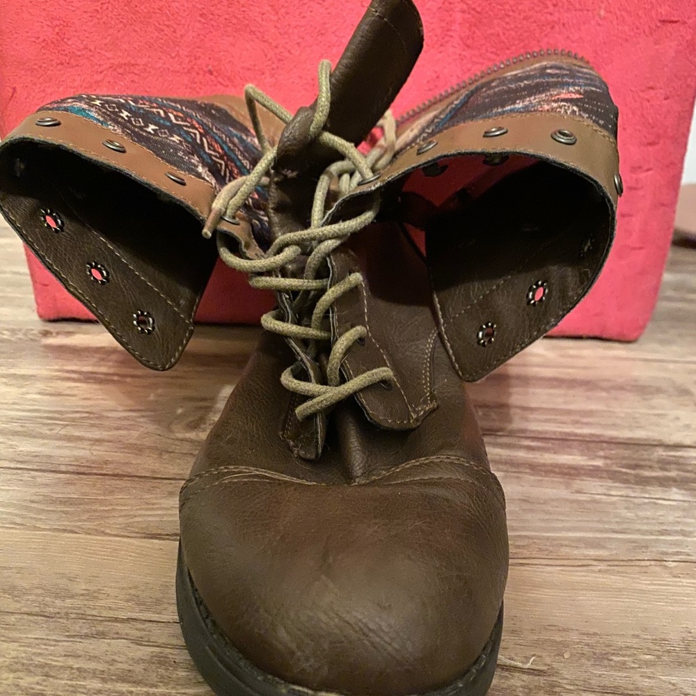 Madden girl size 10 fold down boots